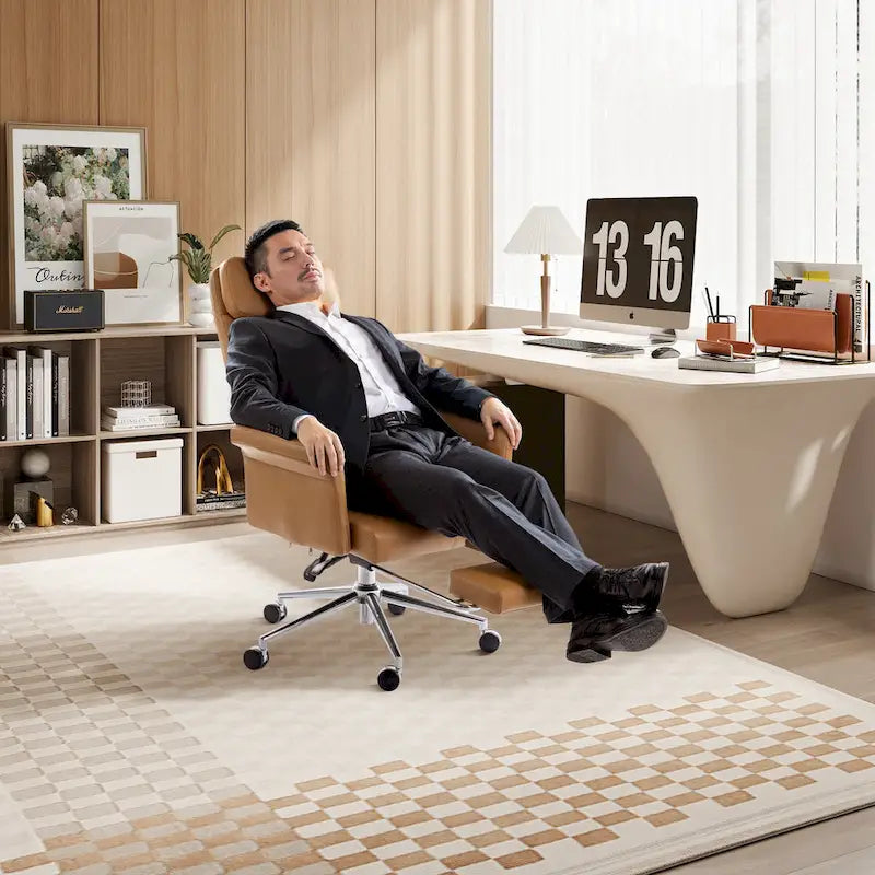 Fauteuil de bureau pivotant à dossier haut Ivoire/Chameau avec repose-pieds, simple, en cuir PU + tapis en laine de 1,5 m