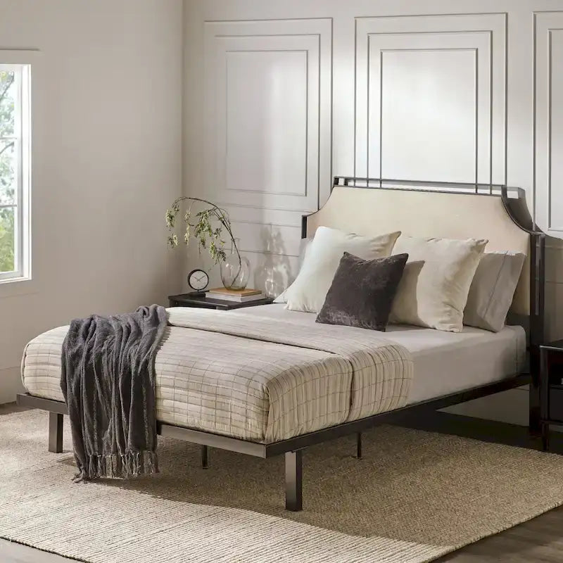 Cadre de lit Queen en métal courbé et tissu gris/beige, 1 personne