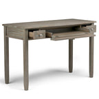 Bureau en bois massif avec tiroirs — Multicolore, une place